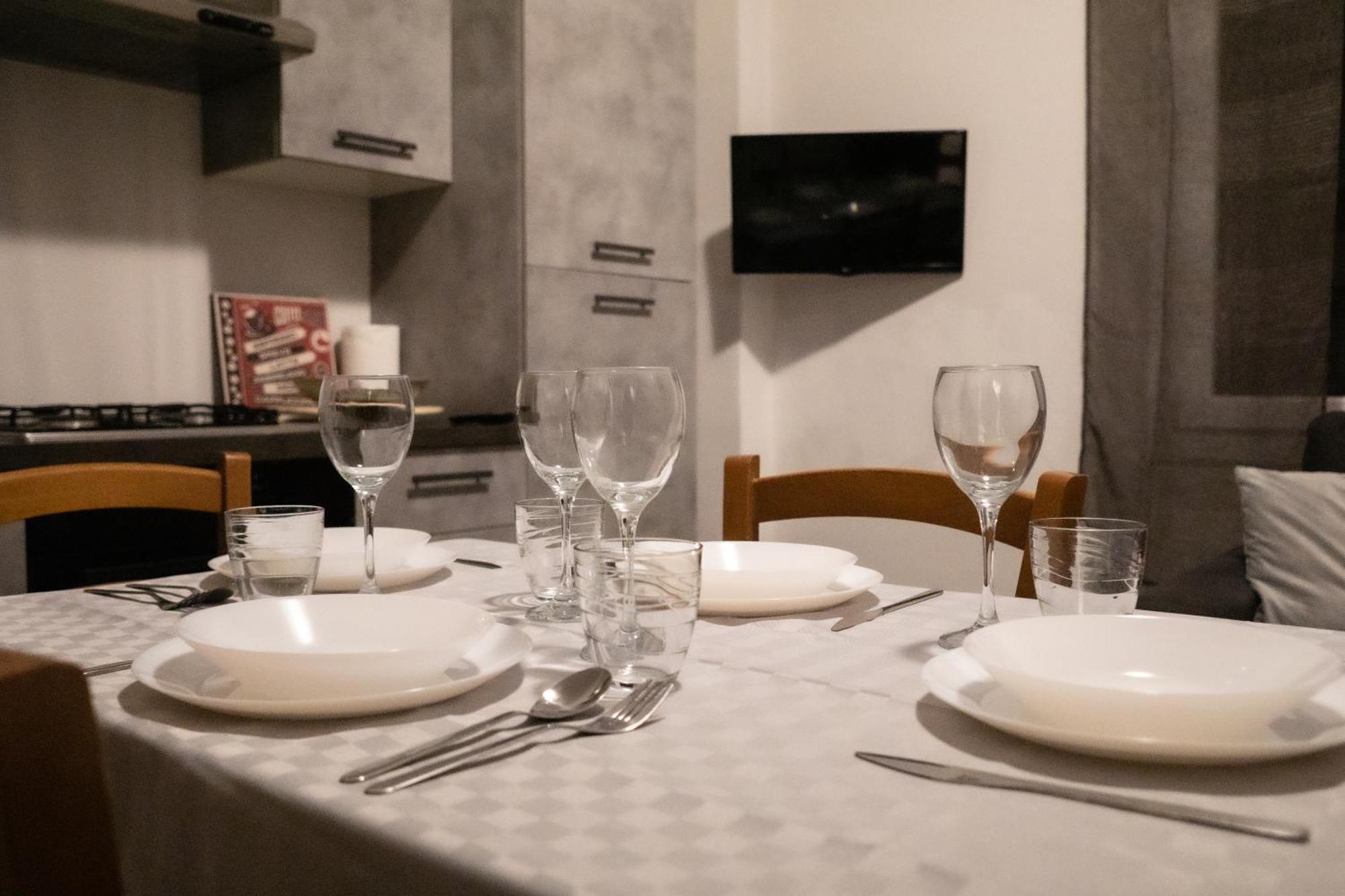 Ferienwohnung Bilocale Vicino Al Centro Di Verona - Ristrutturato Di Recente! Exterior foto